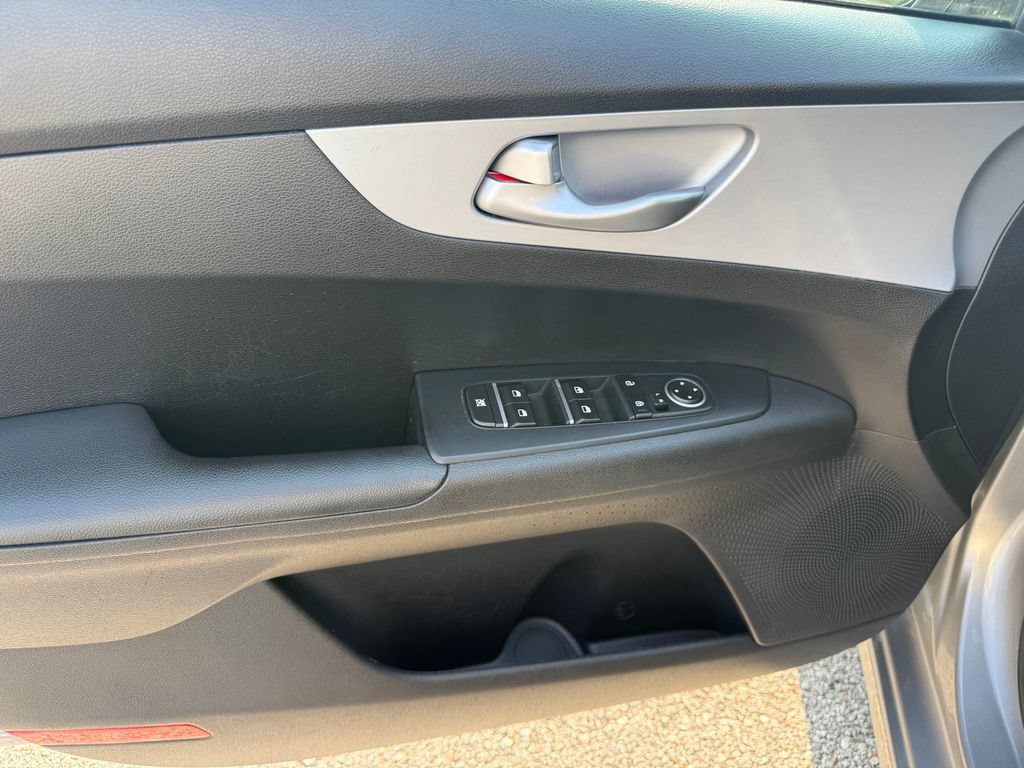 Used 2024 Kia Forte LXS FWD image 5