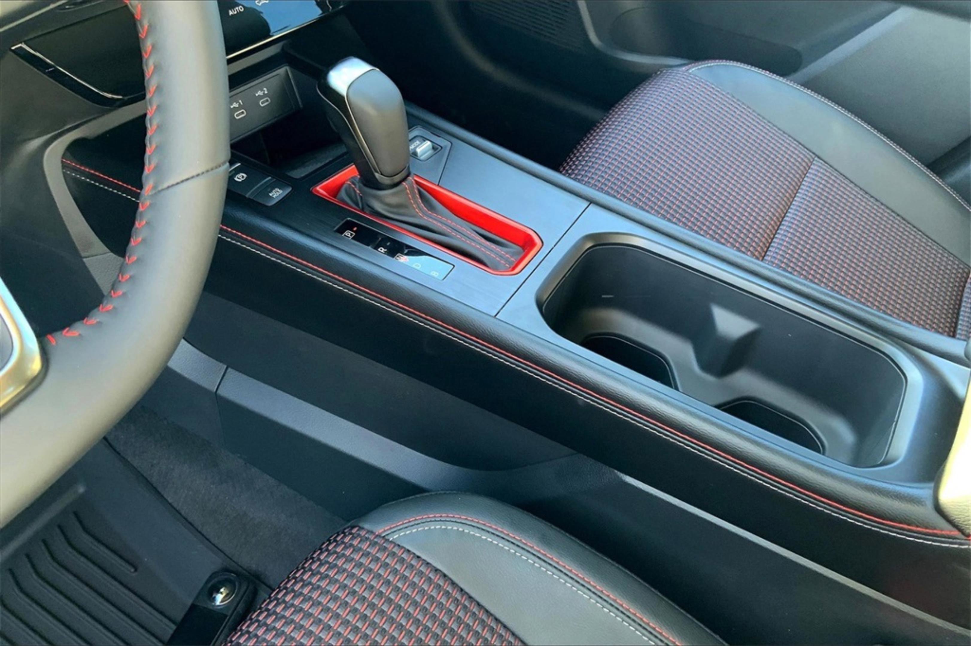 New 2025 Nissan Kicks SR w/ Illumination Package image 9