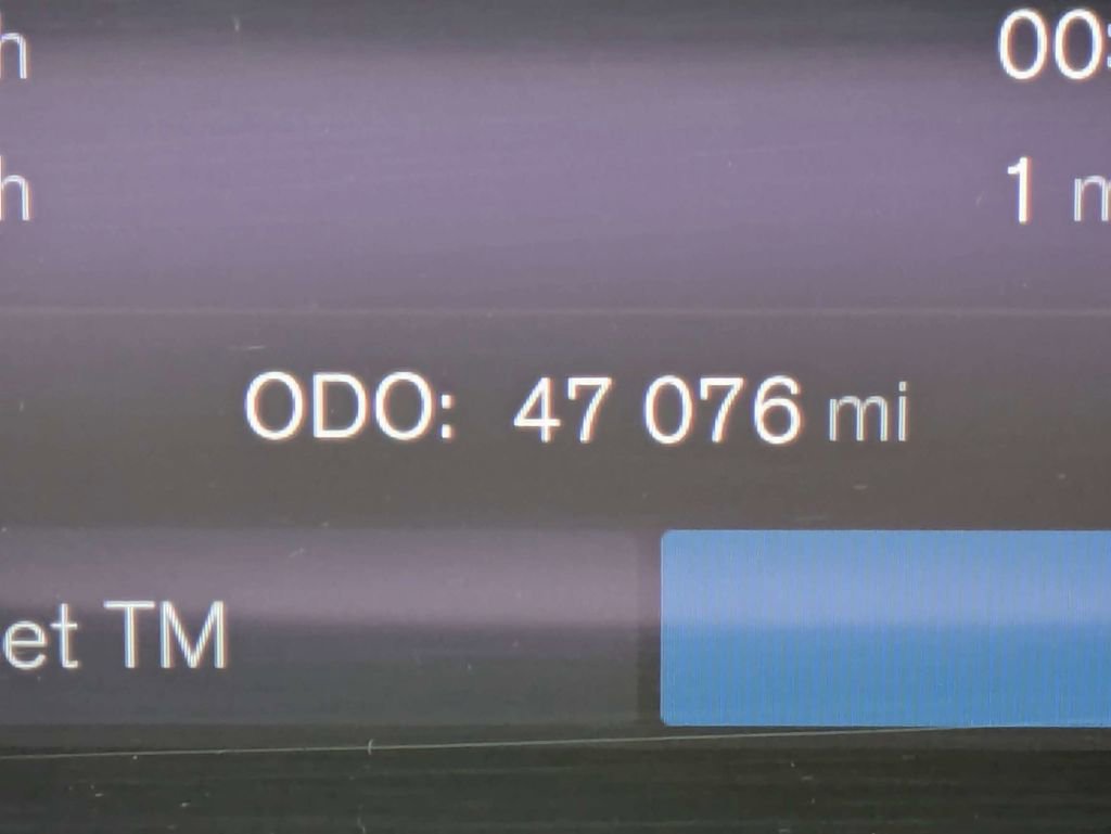 Certified 2022 Volvo XC60 B5 Momentum FWD image 38