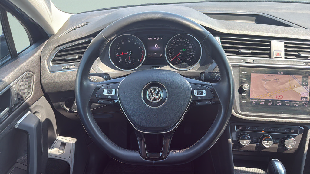 Used 2018 Volkswagen Tiguan SEL AWD/4WD image 14