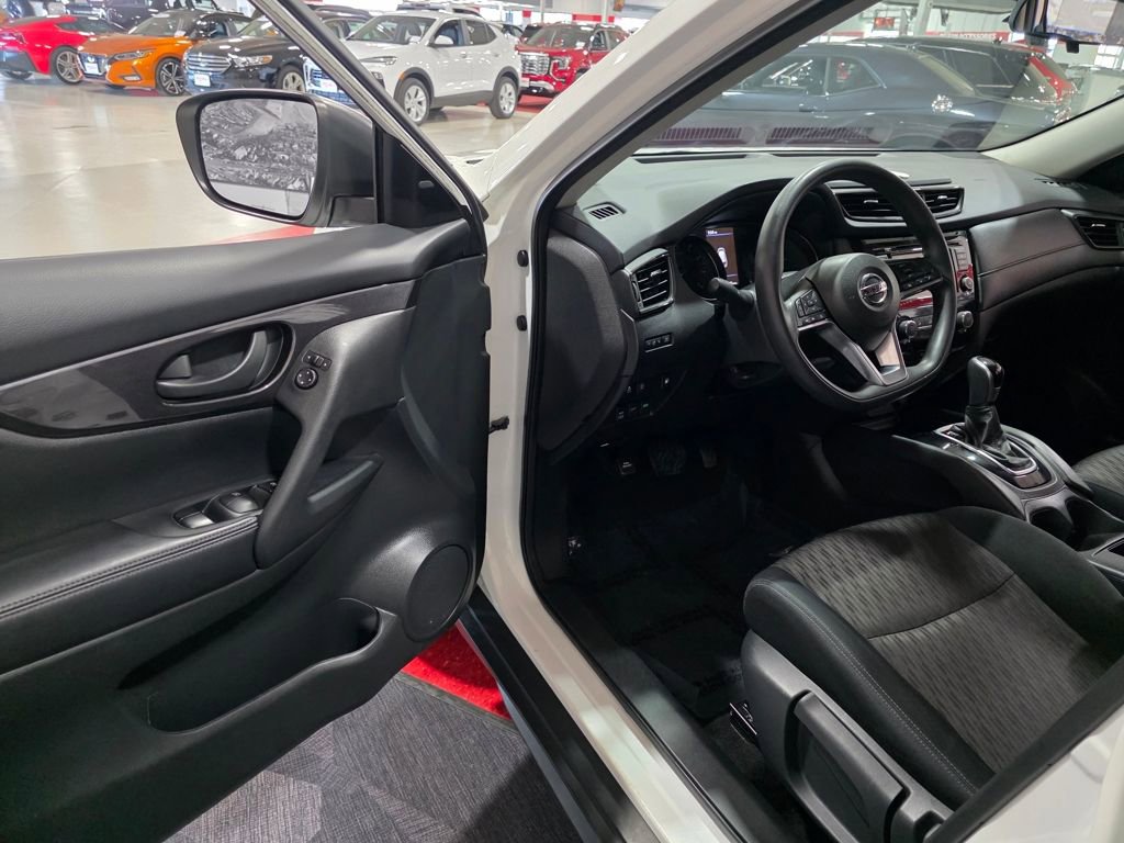 Used 2019 Nissan Rogue S image 11