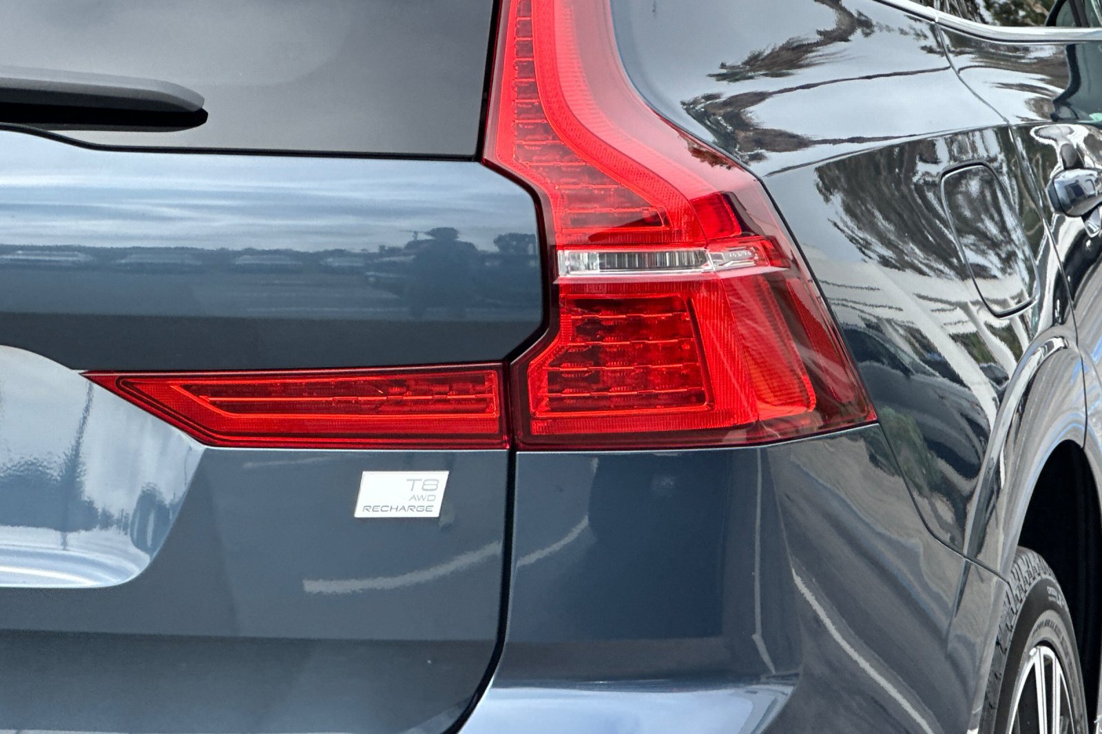 Certified 2023 Volvo XC60 T8 Plus w/ Protection Package Premier AWD/4WD image 34