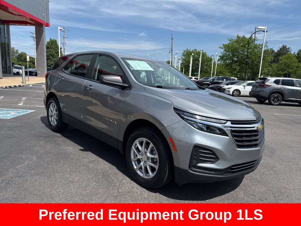 Used 2023 Chevrolet Equinox LS AWD/4WD image 9