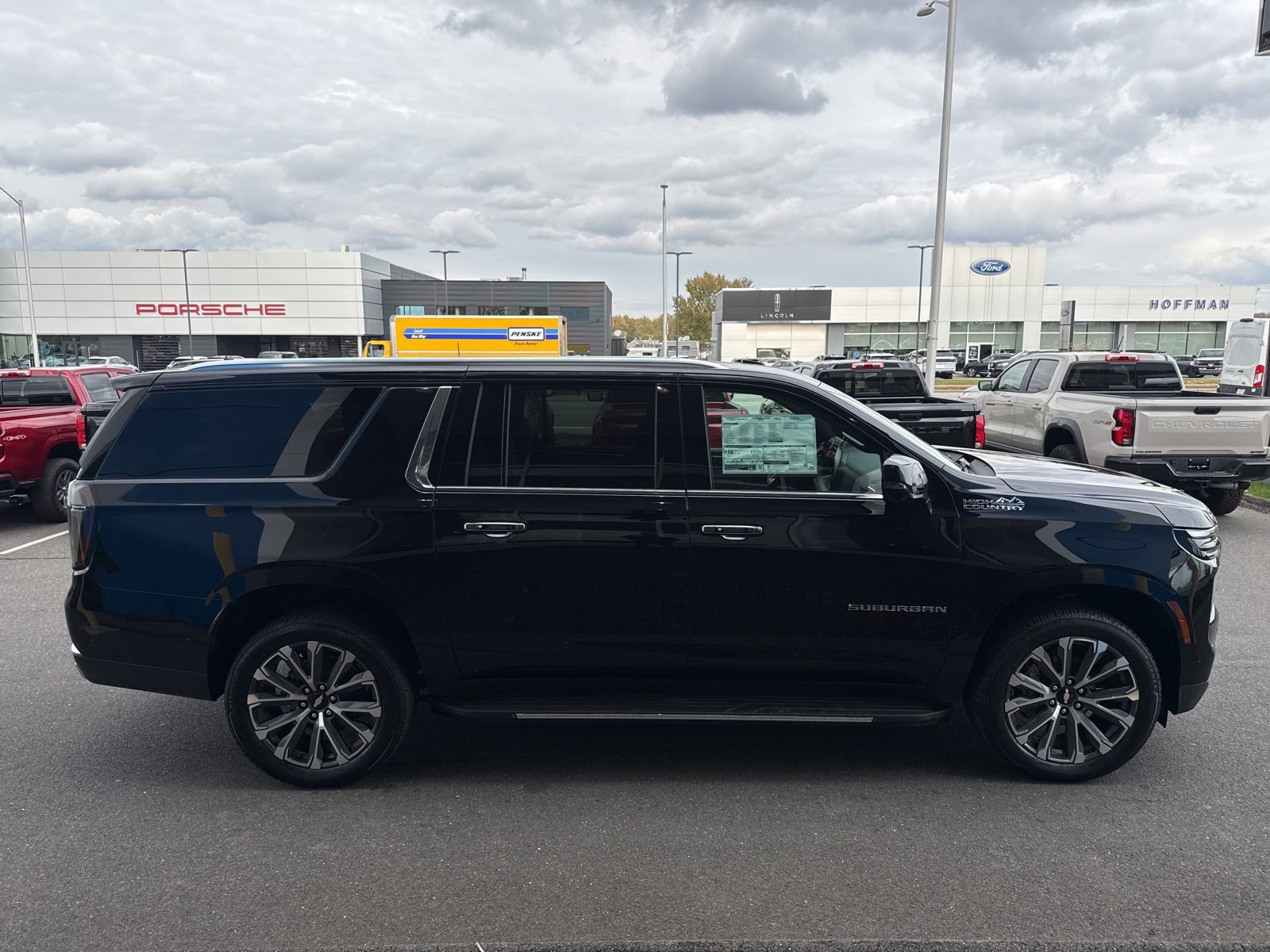 New 2025 Chevrolet Suburban High Country image 5