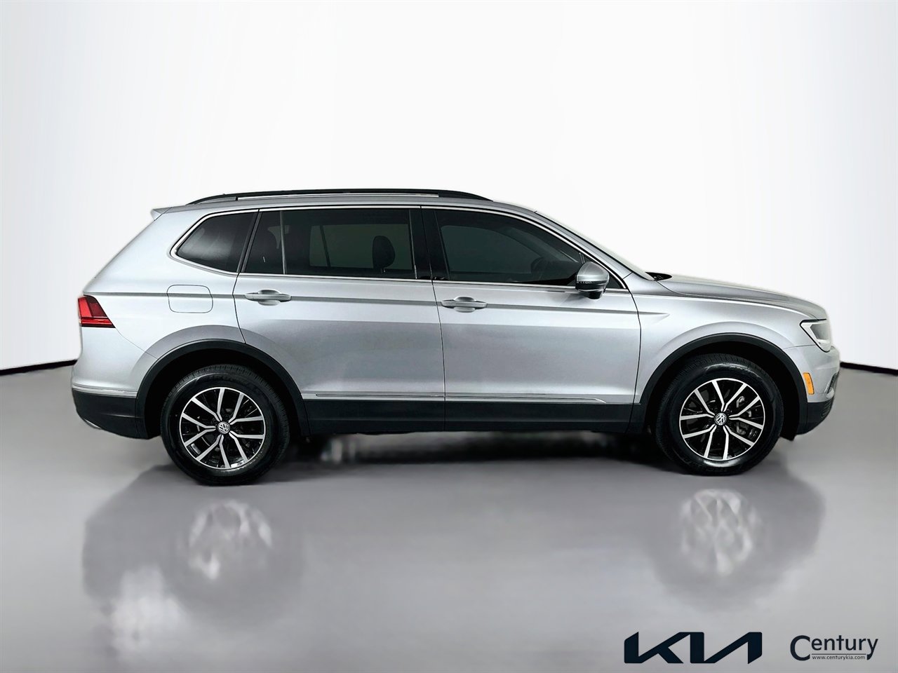 Used 2021 Volkswagen Tiguan SE AWD/4WD image 4