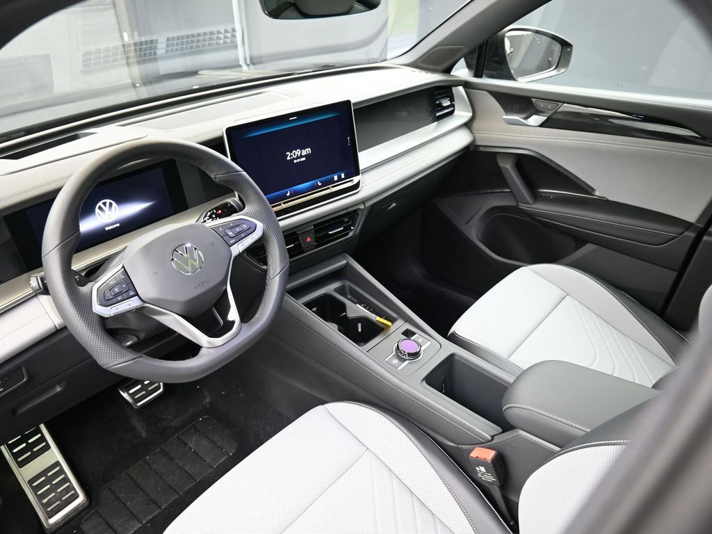 New 2026 Volkswagen Tiguan SE R-Line image 22