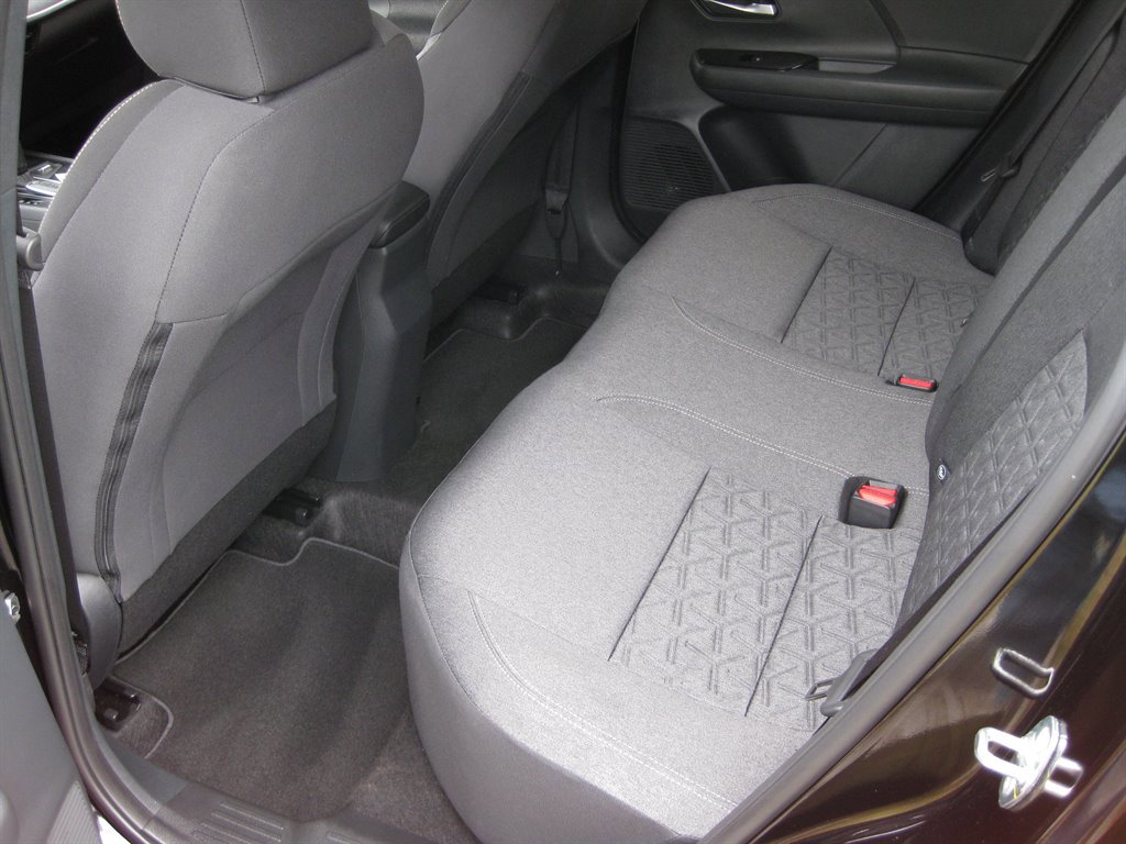 Used 2025 Nissan Kicks SV FWD image 22