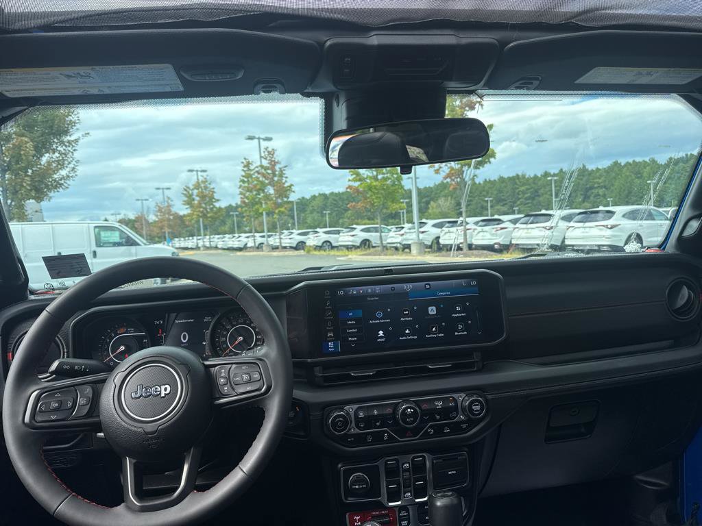 Used 2024 Jeep Wrangler Unlimited Rubicon w/ Safety Group AWD/4WD image 27