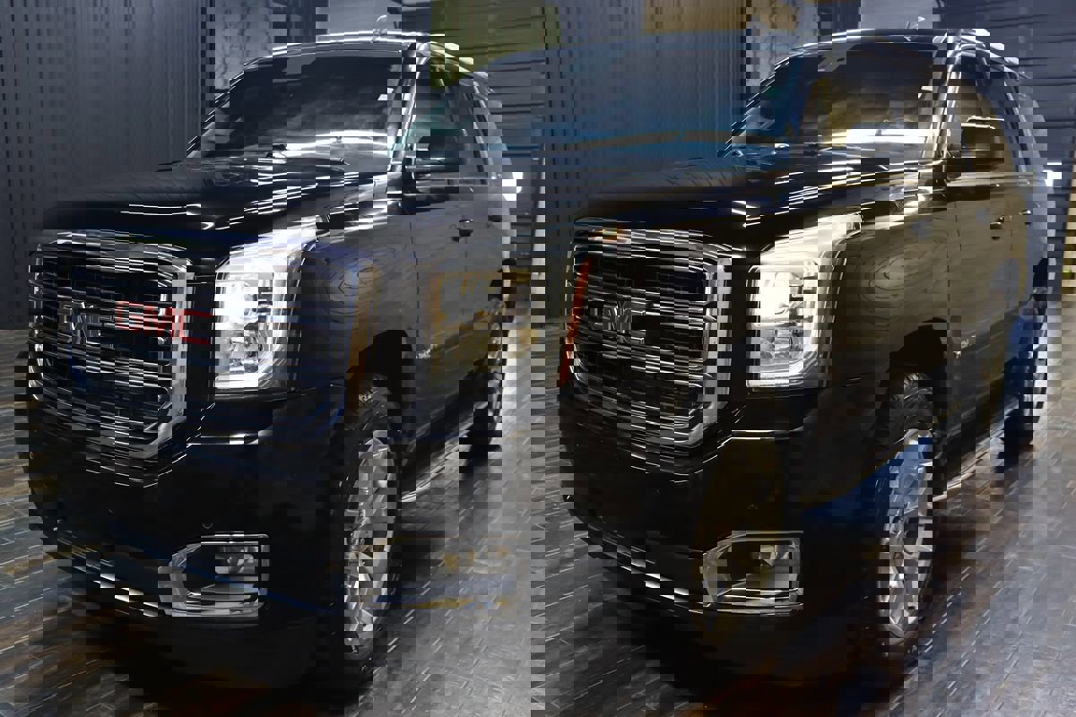 Used 2015 GMC Yukon SLT w/ HD Trailering Package image 6