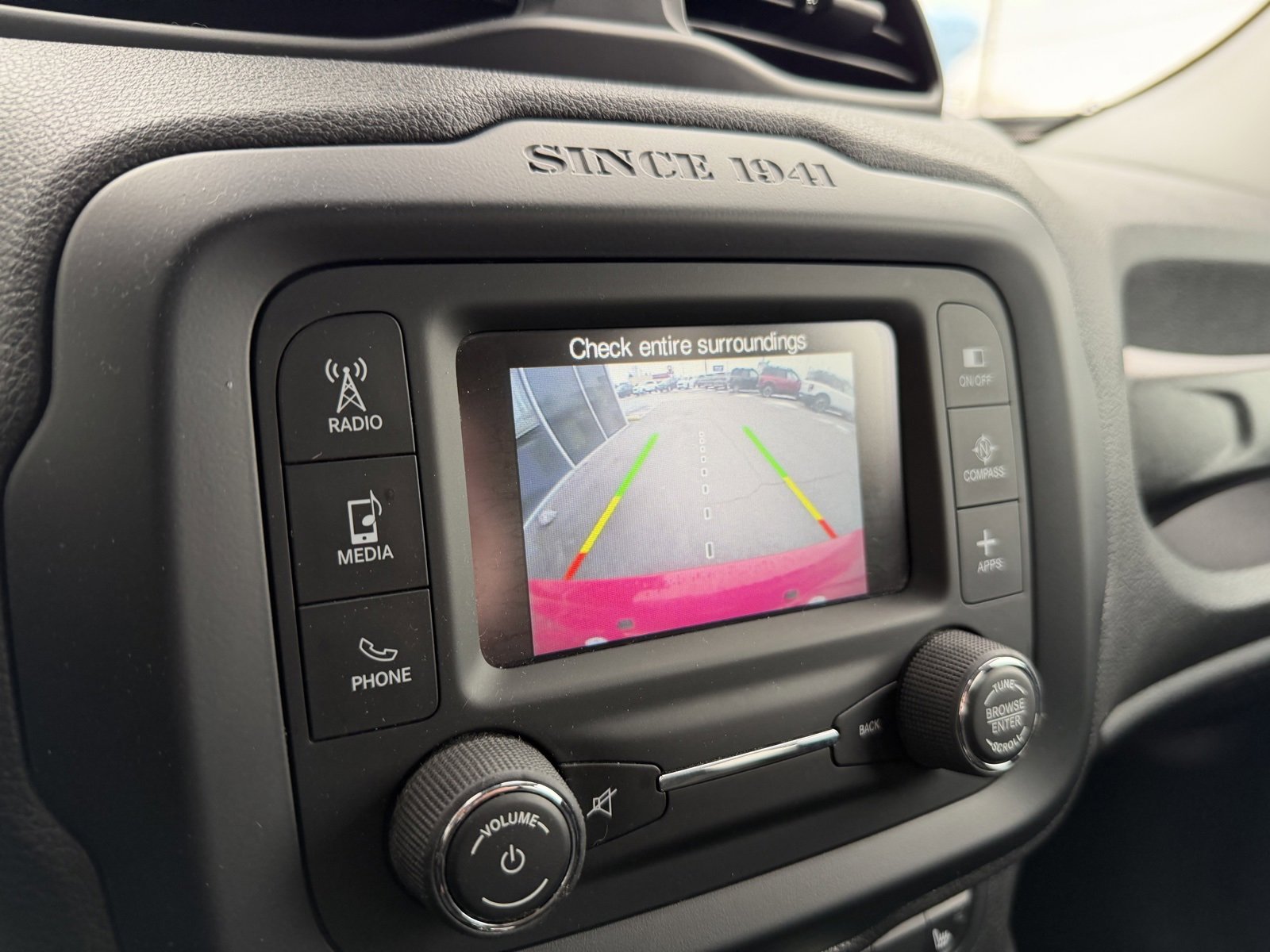 Used 2017 Jeep Renegade Latitude w/ Cold Weather Group image 27