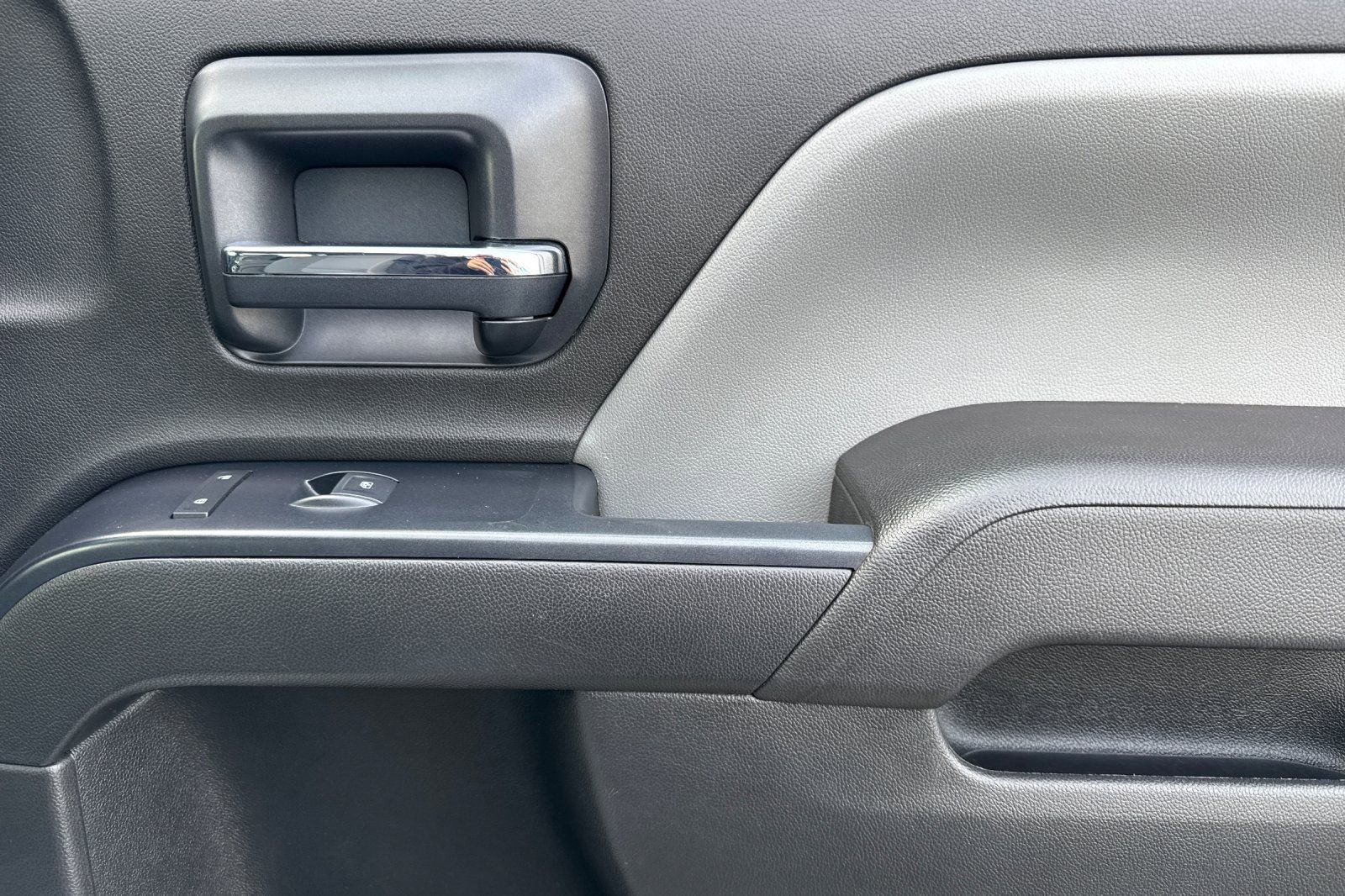 Used 2018 GMC Sierra 2500 Base w/ Sierra Convenience Package image 17