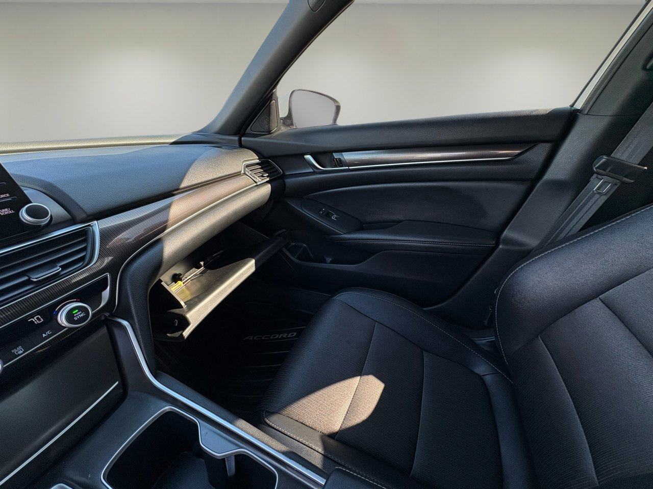 Used 2020 Honda Accord Sport image 14