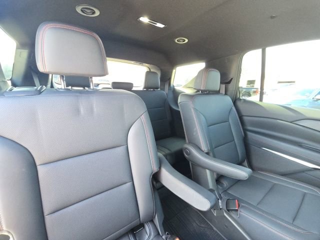 Used 2024 Chevrolet Traverse Z71 image 17