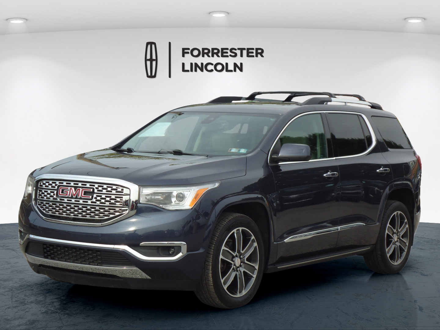 Used 2018 GMC Acadia Denali w/ Technology Package AWD/4WD image 7