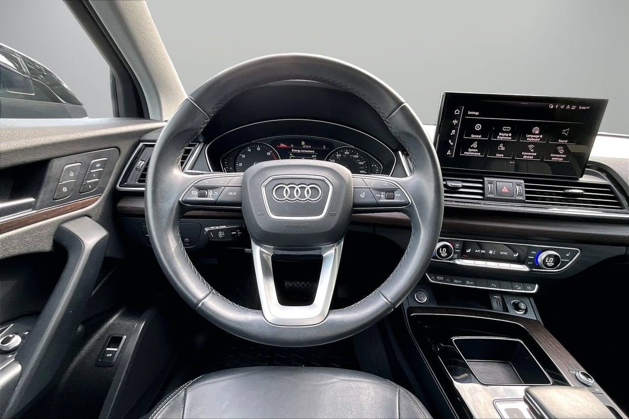Used 2023 Audi Q5 2.0T Premium w/ Convenience Package AWD/4WD image 11