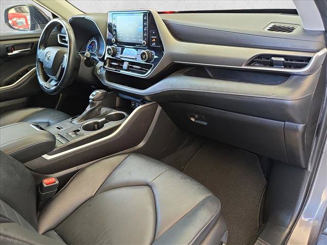Used 2022 Toyota Highlander XLE FWD image 21