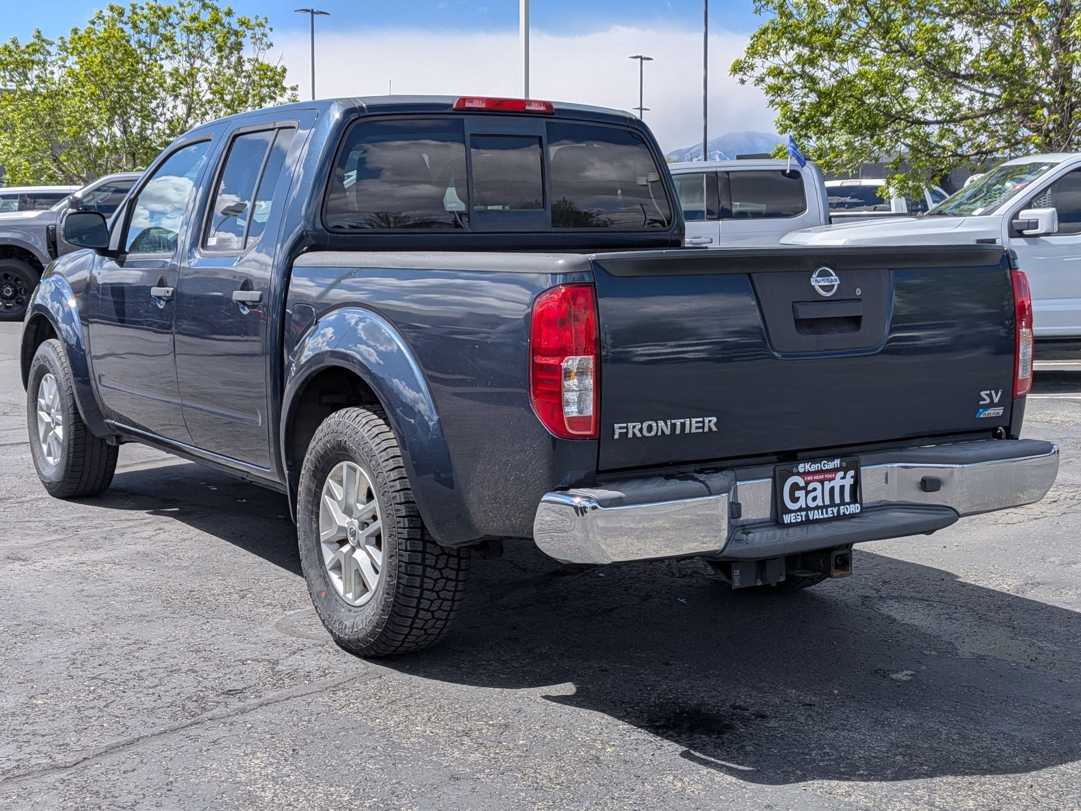 Used 2017 Nissan Frontier SV image 8