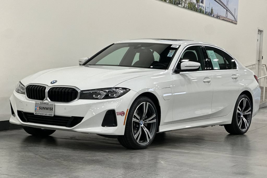Used 2024 BMW 330e w/ Convenience Package RWD image 8