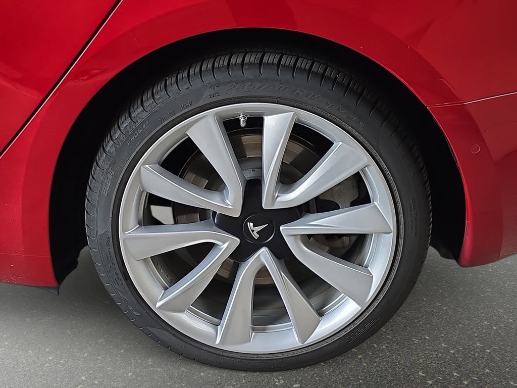 Used 2018 Tesla Model 3 Long Range AWD/4WD image 32