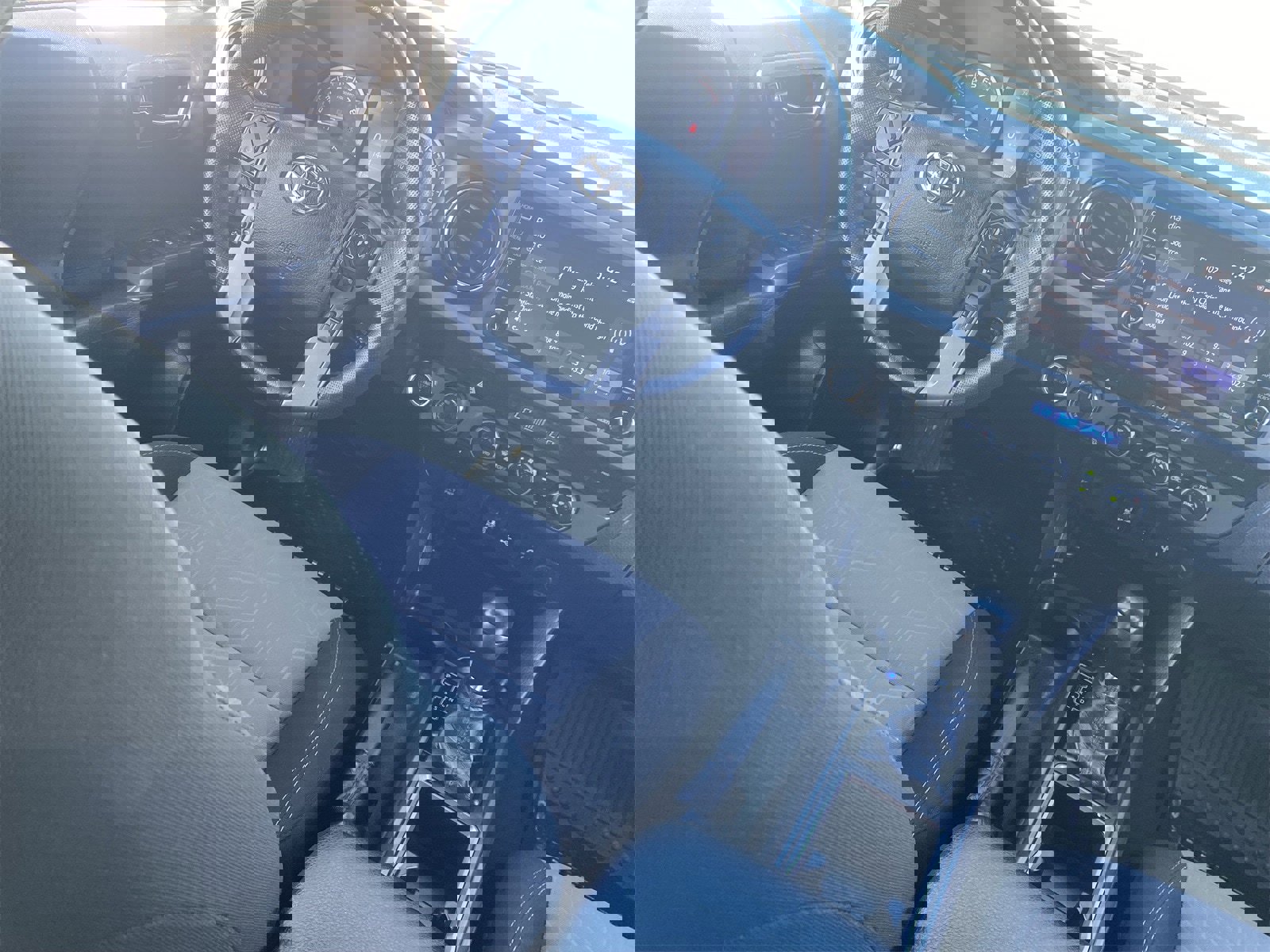 Used 2022 Toyota Tacoma TRD Off-Road image 15