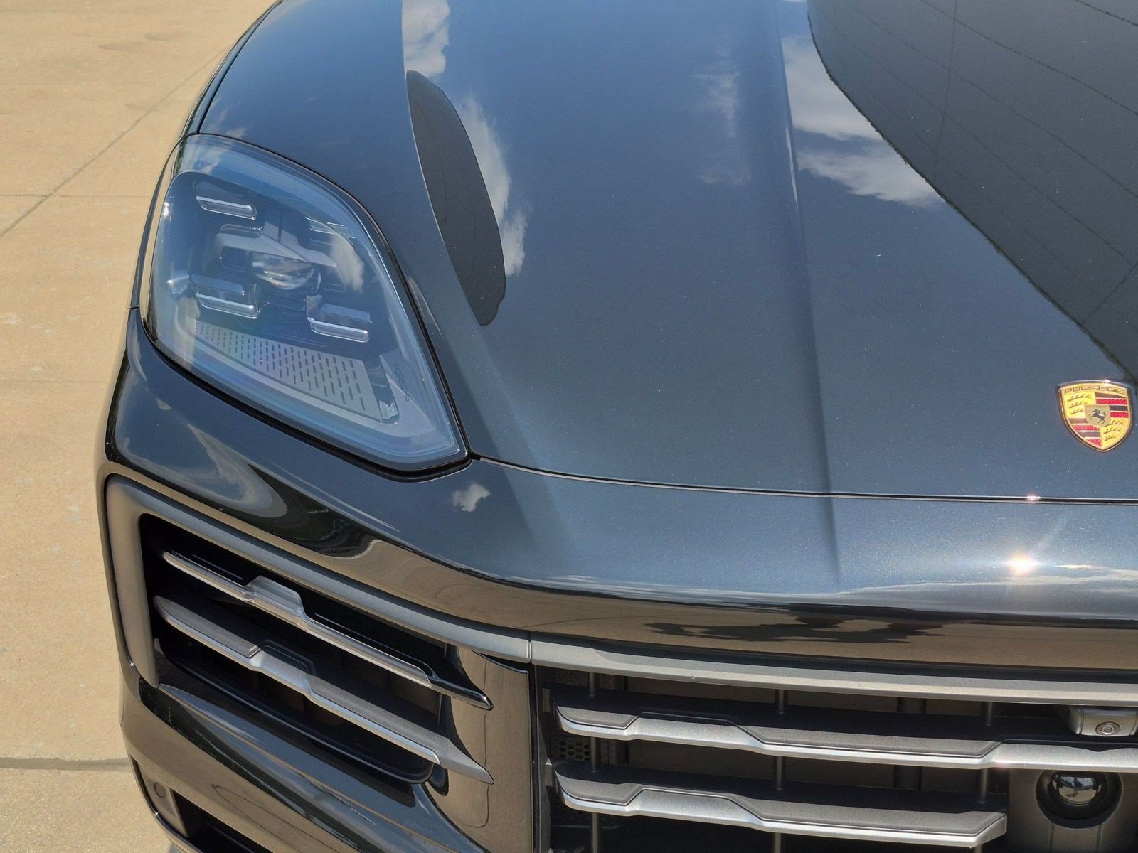Certified 2026 Porsche Cayenne AWD/4WD image 11