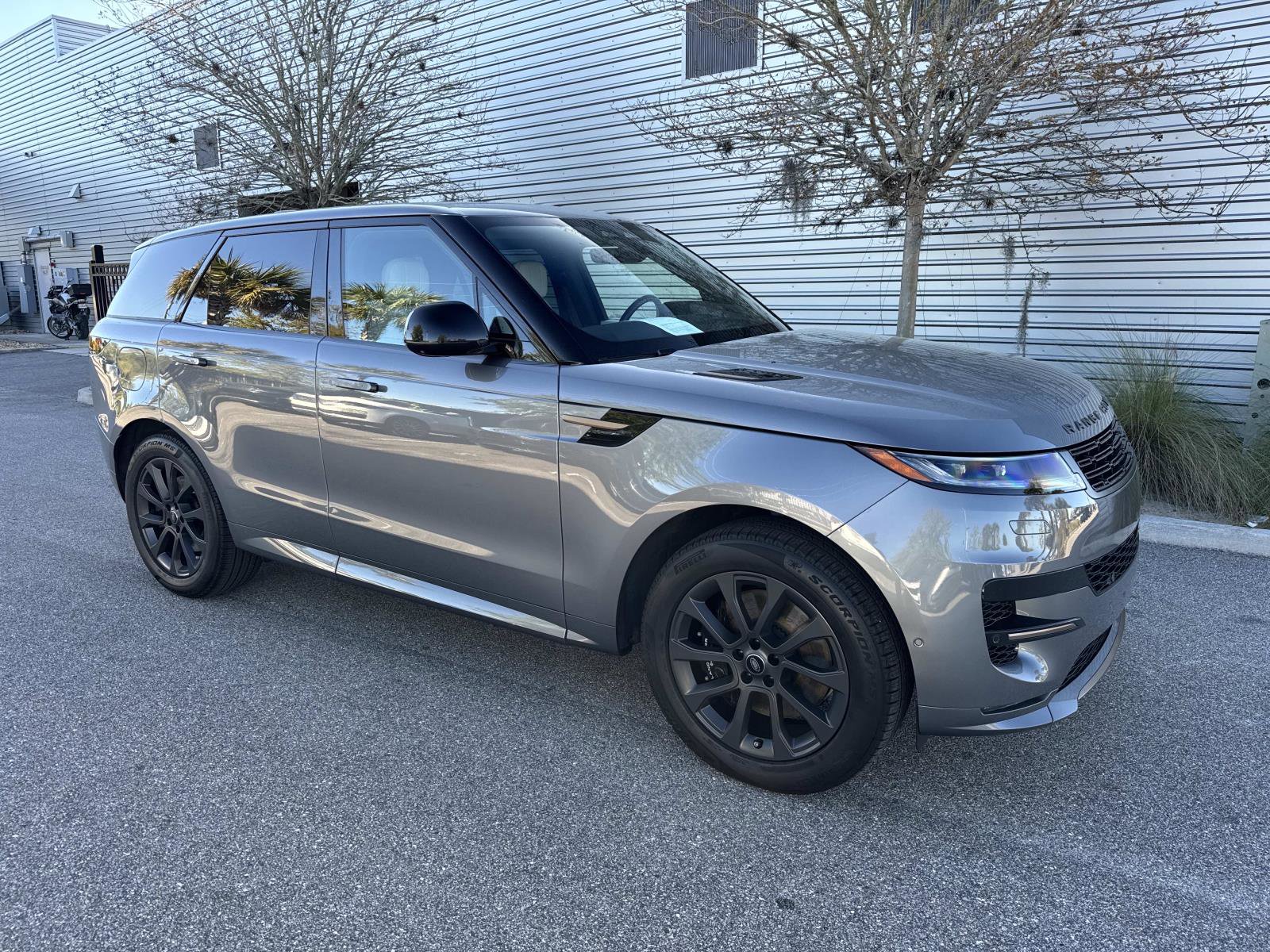 Certified 2025 Land Rover Range Rover Sport Dynamic SE image 4