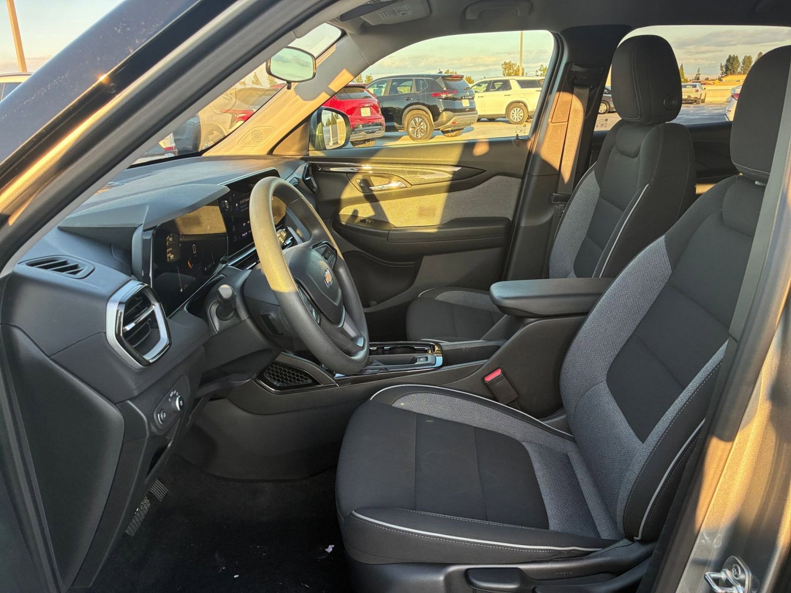 Used 2025 Chevrolet TrailBlazer LT image 24