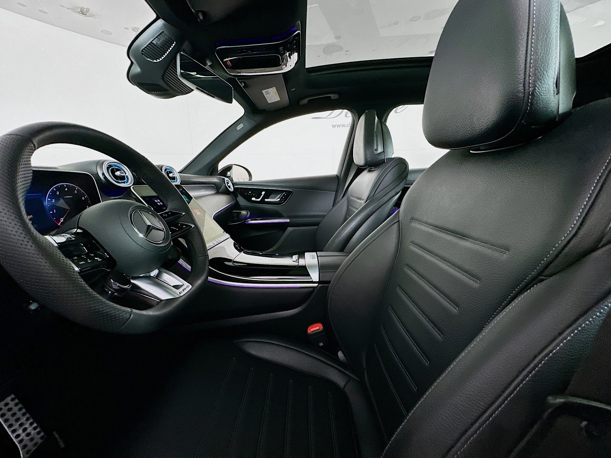 Used 2025 Mercedes-Benz GLC 43 AMG 4MATIC w/ Driver Assistance Package image 20