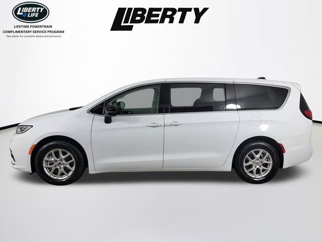 Used 2024 Chrysler Pacifica Touring-L FWD image 6