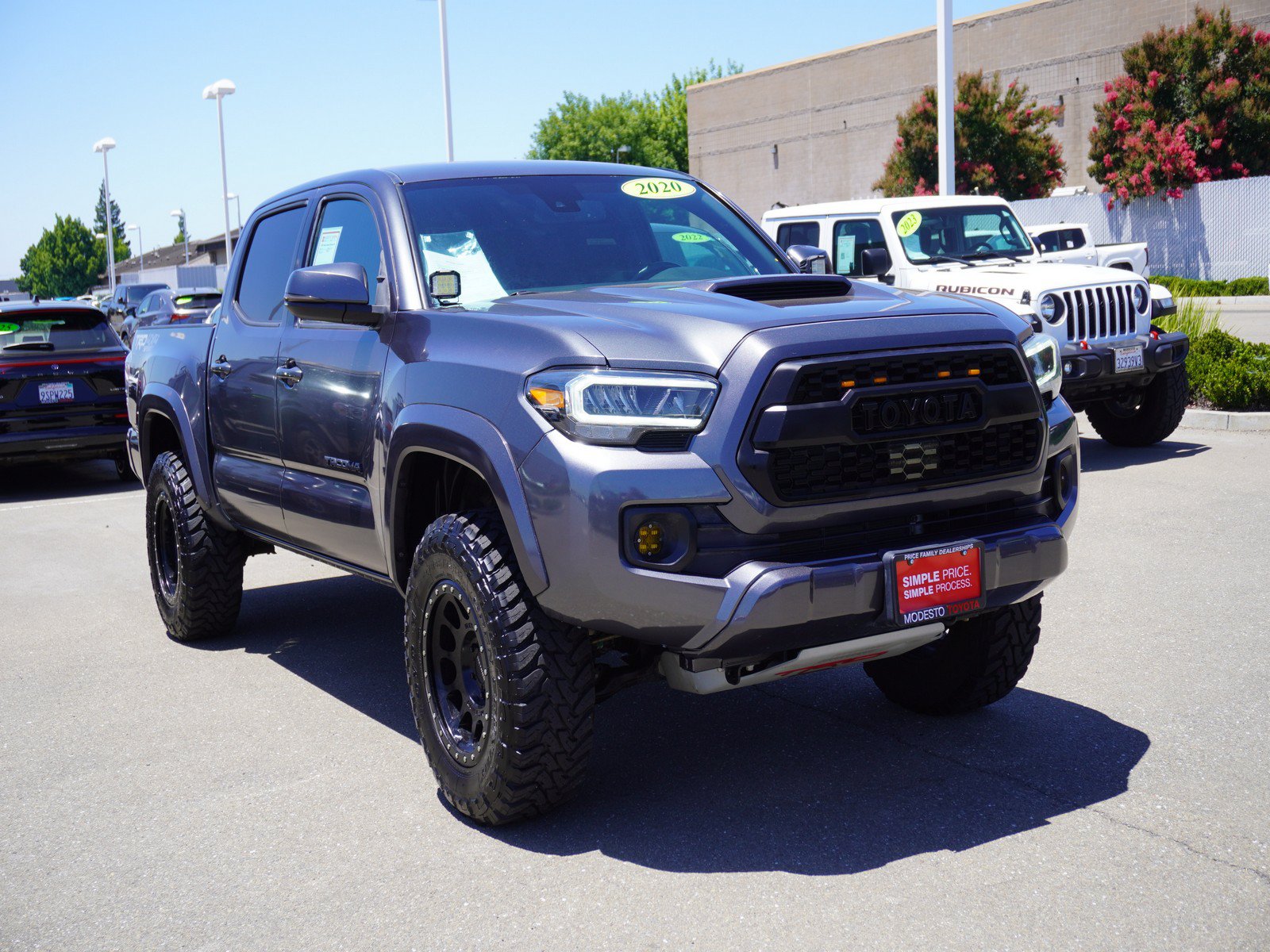 Used 2020 Toyota Tacoma TRD Sport w/ Technology Package AWD/4WD image 1