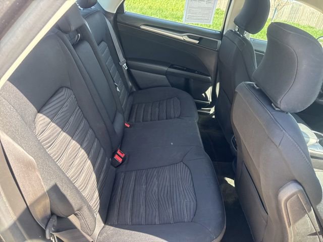 Used 2016 Ford Fusion SE FWD image 19