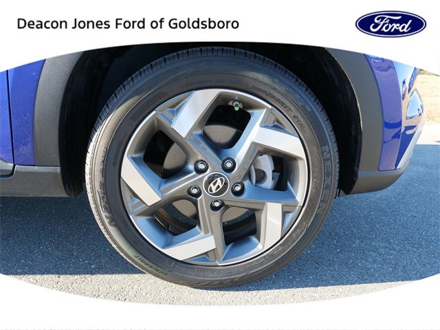 Used 2023 Hyundai Venue Limited image 10