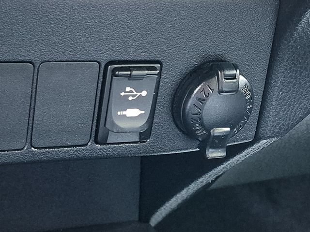 Used 2013 Toyota RAV4 Limited AWD/4WD image 24