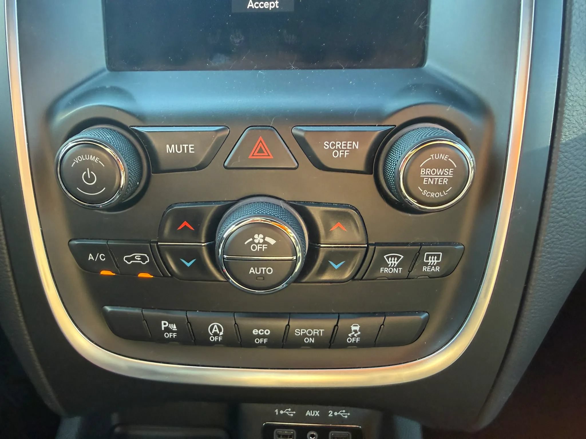 Used 2019 Dodge Durango SXT AWD/4WD image 19