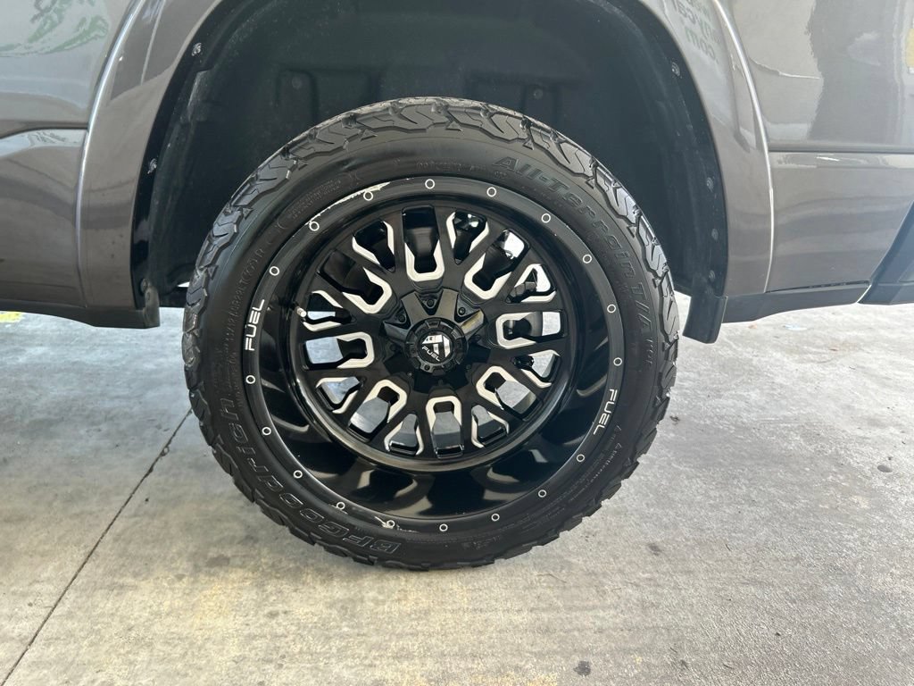 Used 2022 RAM 1500 Laramie AWD/4WD image 17