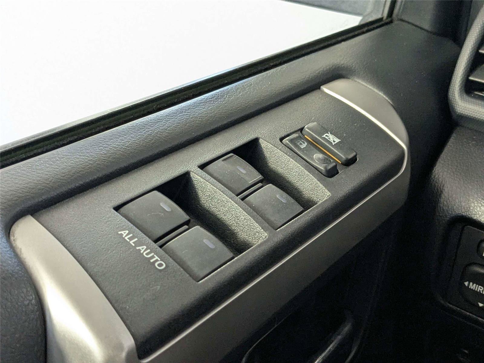 Used 2014 Toyota 4Runner SR5 AWD/4WD image 15