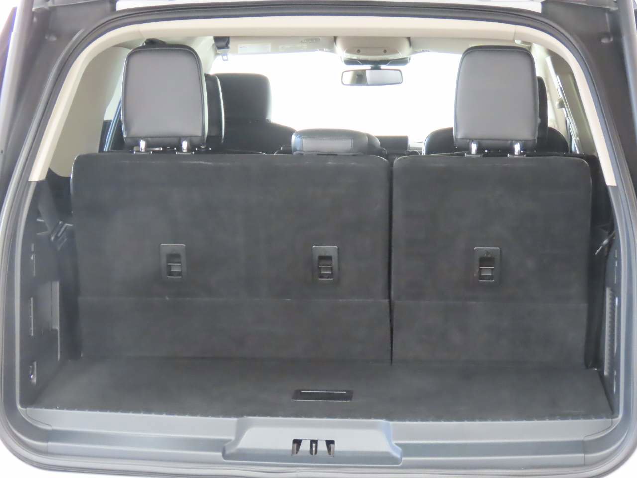 Used 2022 Ford Expedition XLT image 18