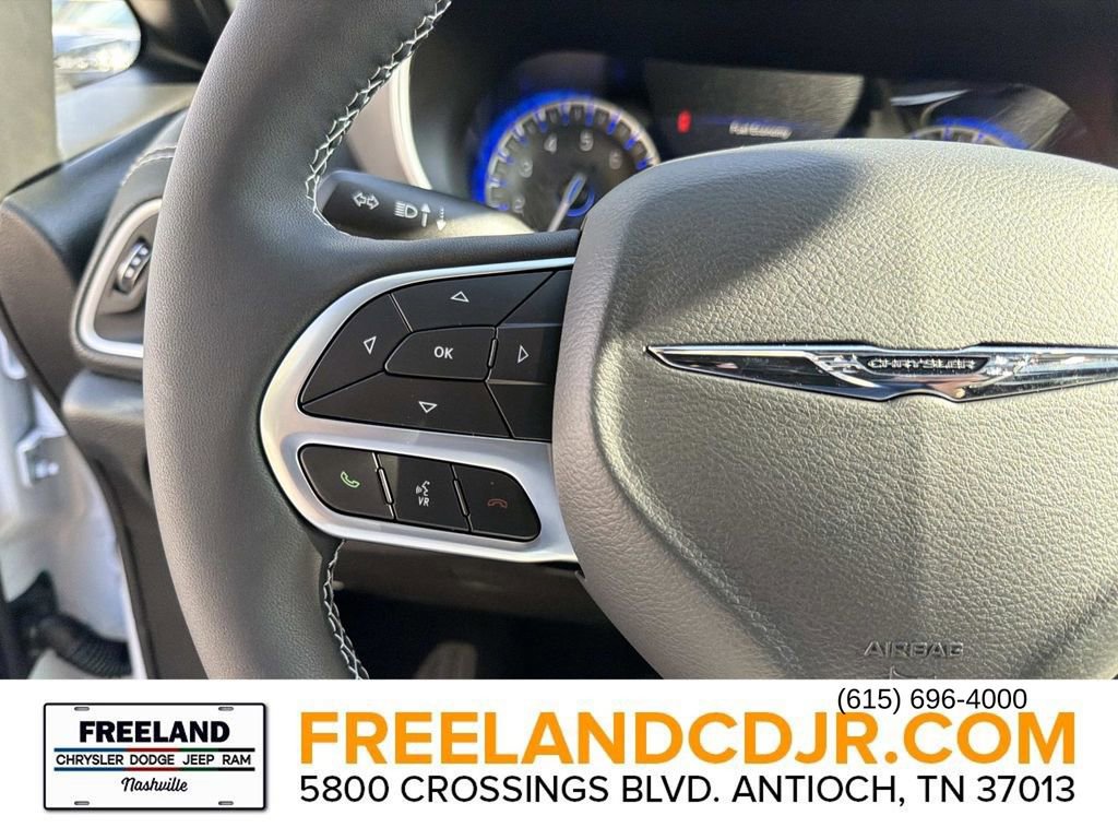 New 2026 Chrysler Pacifica Select image 23