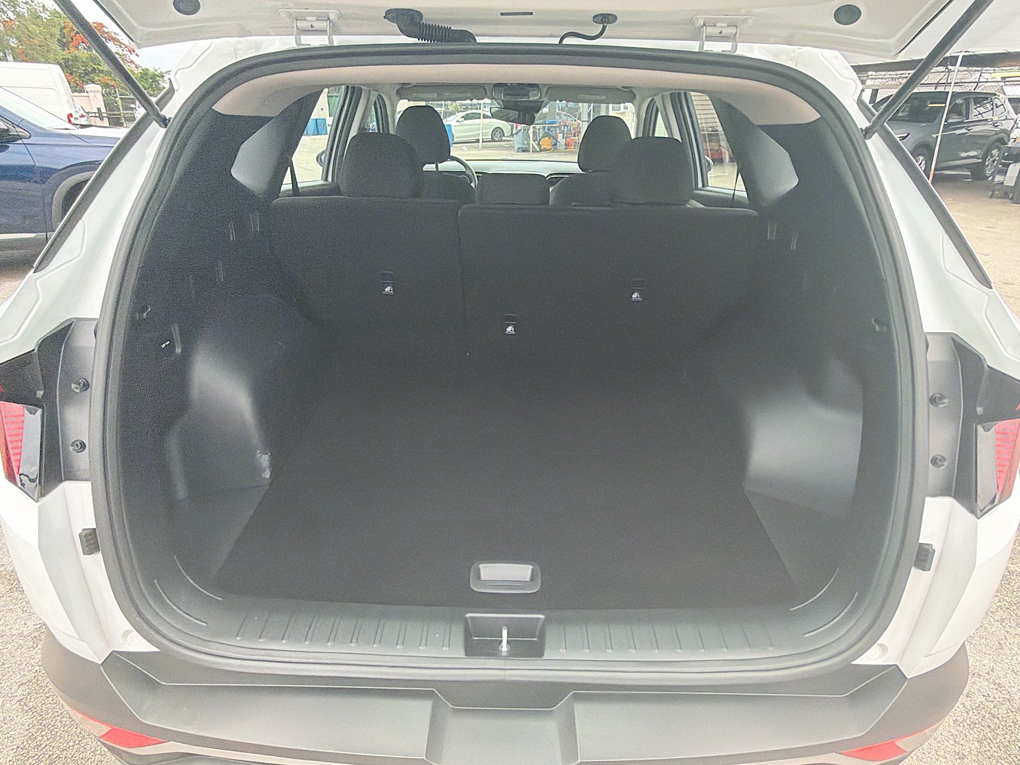 Used 2024 Hyundai Tucson SE FWD image 23