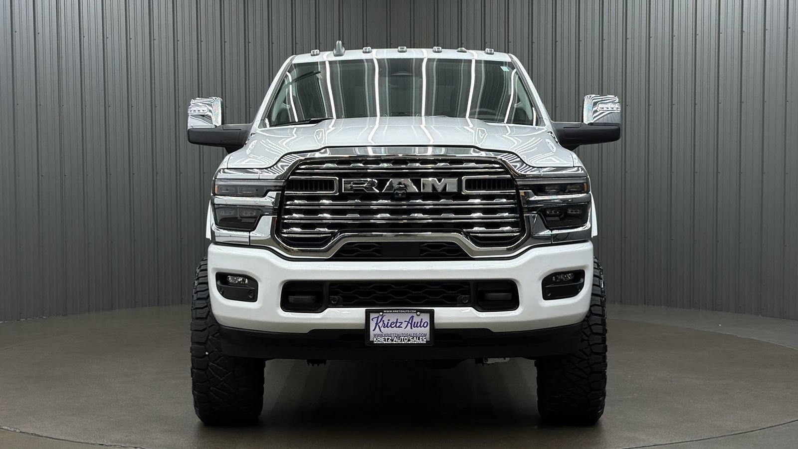 Used 2025 RAM 2500 Limited AWD/4WD image 8