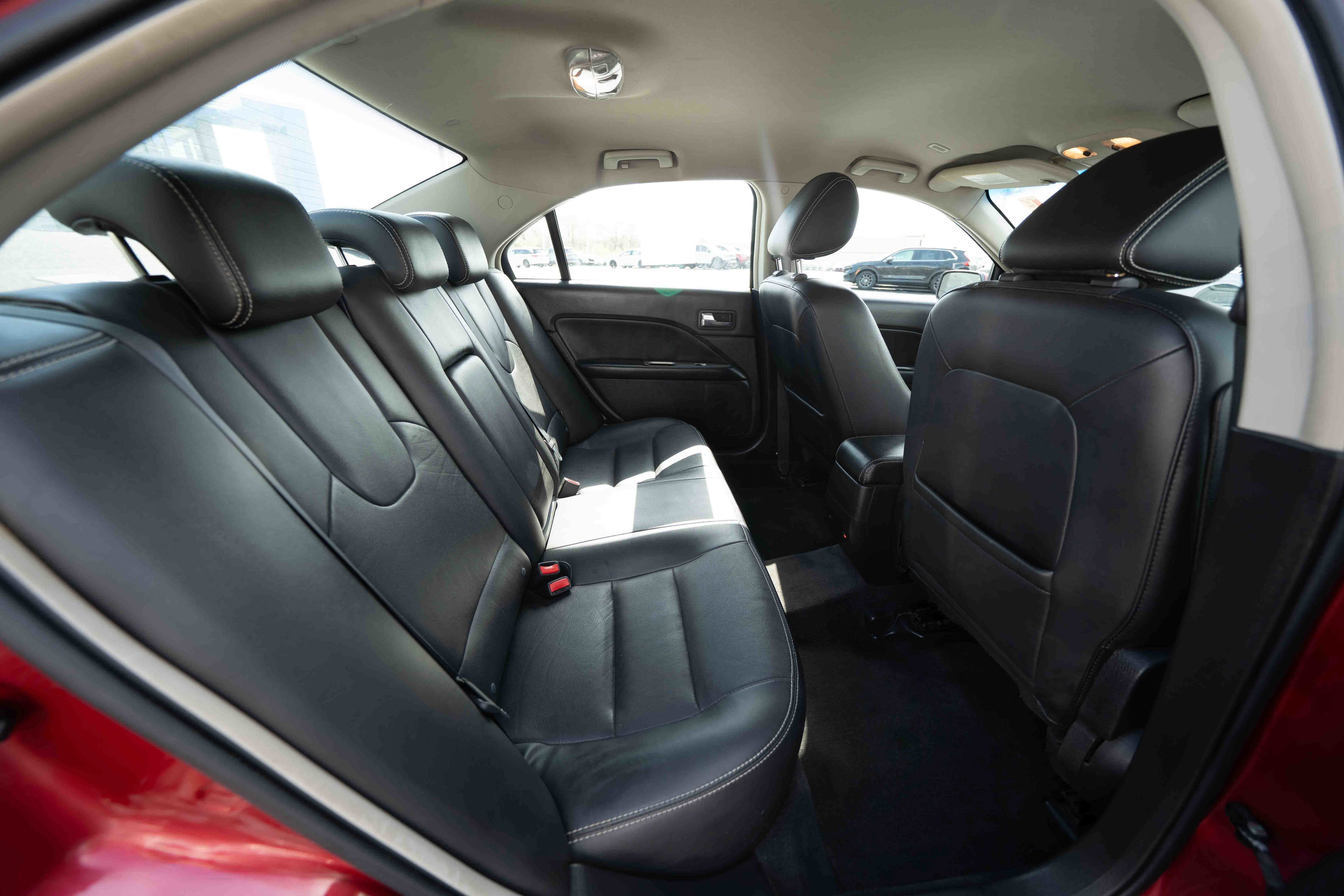 Used 2010 Ford Fusion SEL image 23