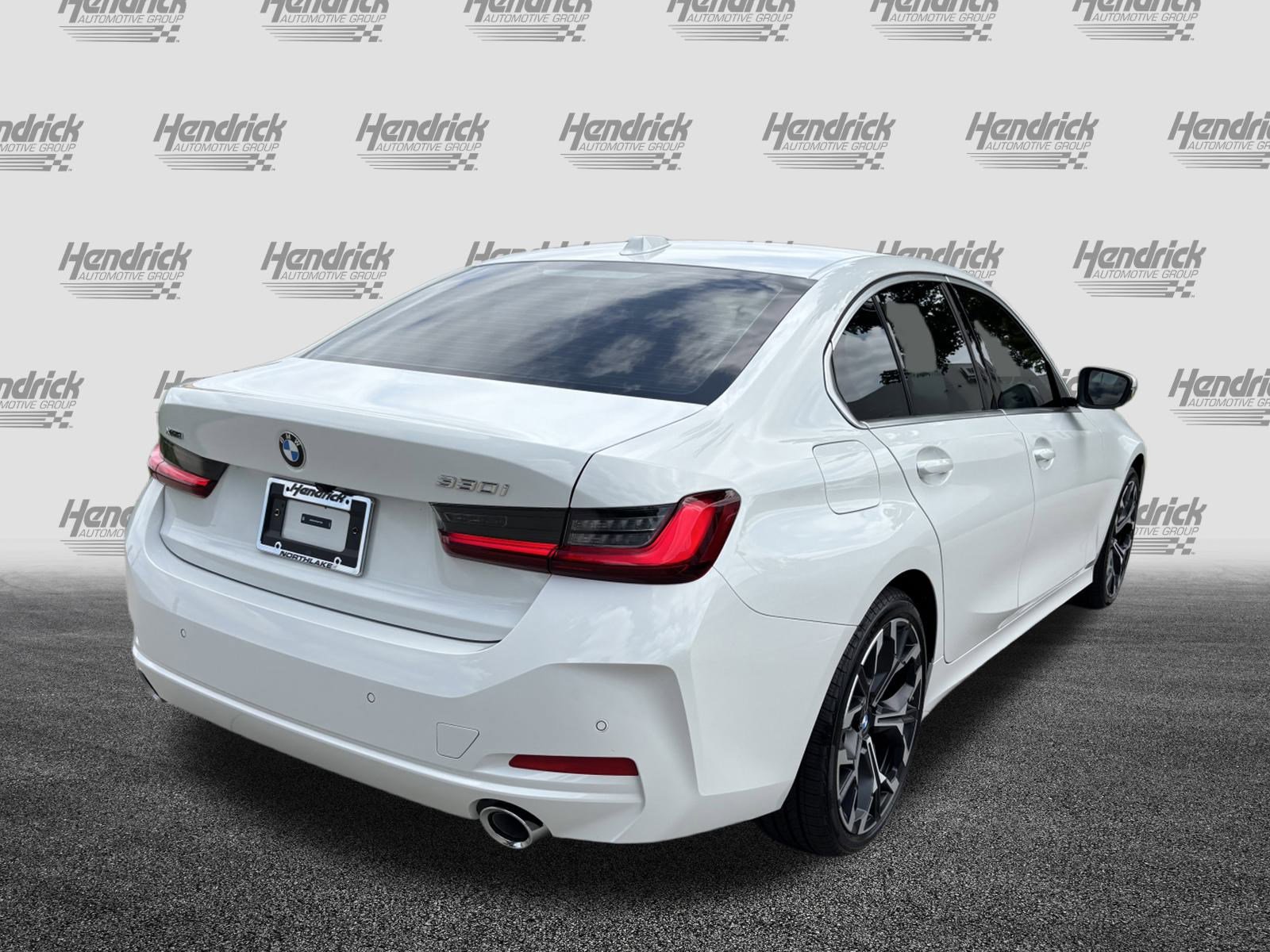 Used 2025 BMW 330i xDrive Sedan w/ Convenience Package AWD/4WD image 9