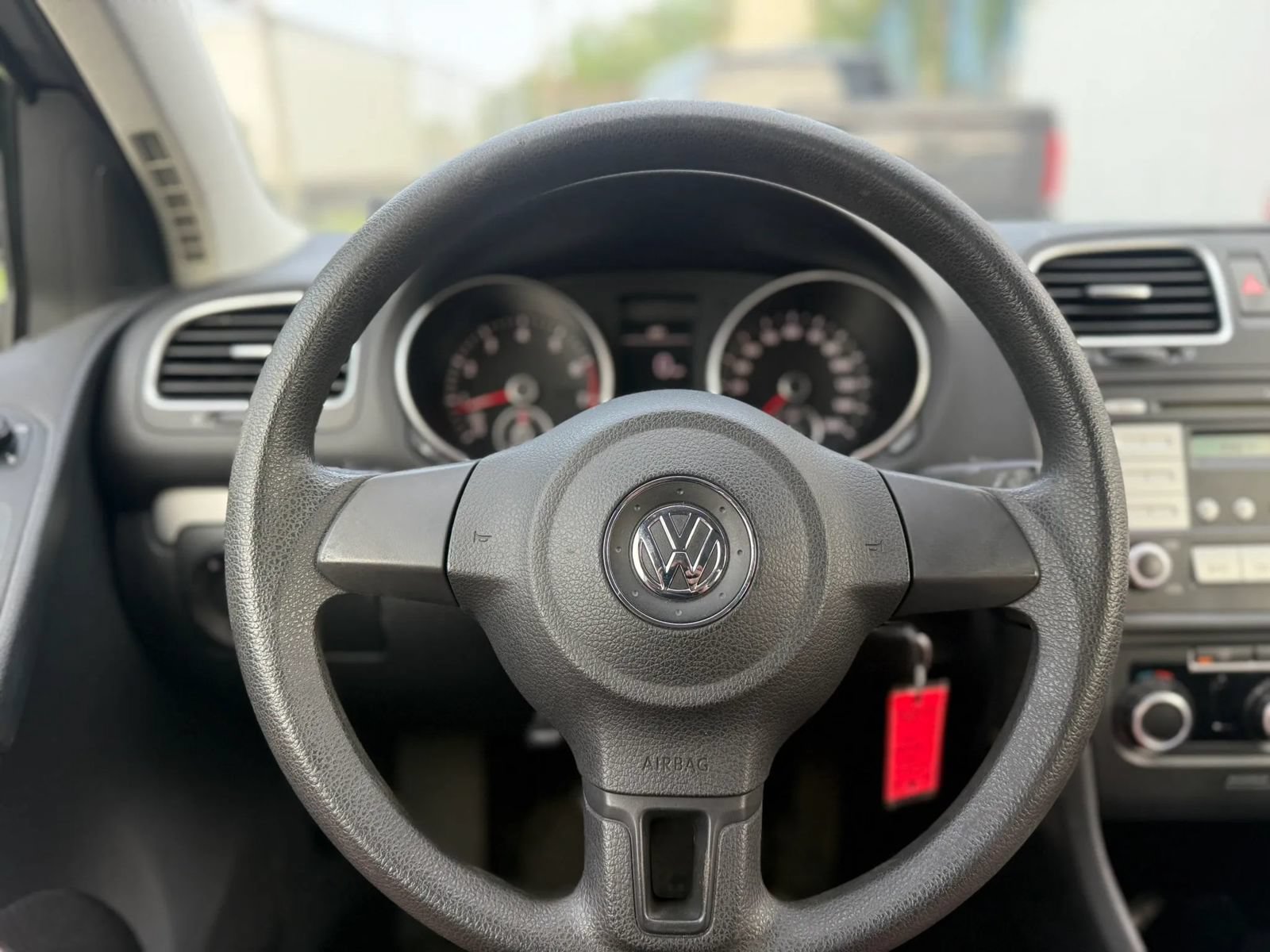 Used 2010 Volkswagen Golf 2-Door FWD image 14