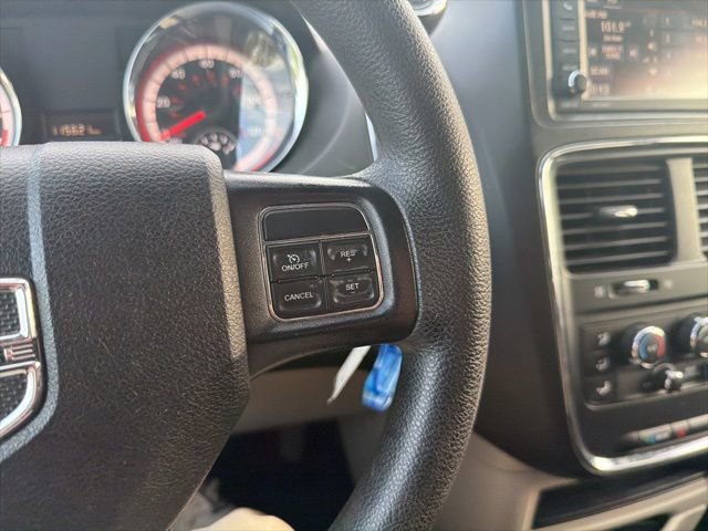 Used 2018 Dodge Grand Caravan SE image 30