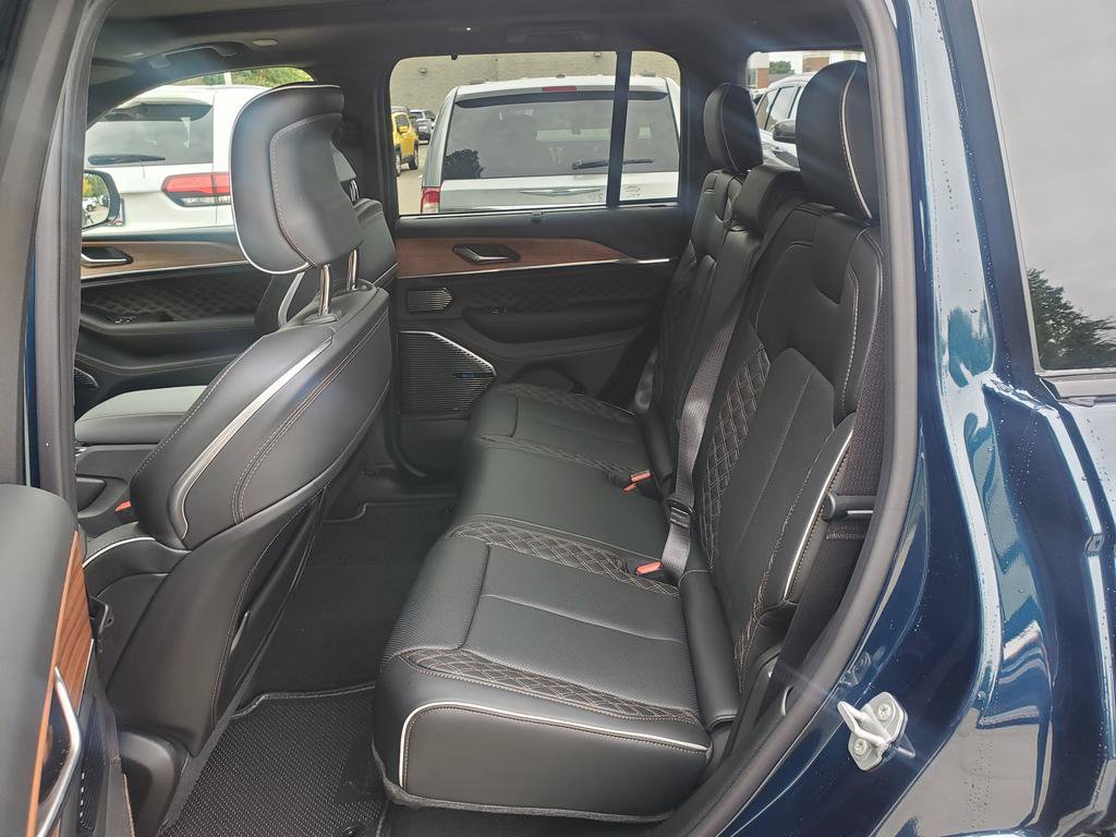 New 2027 Jeep Grand Cherokee Summit w/ Adv Protech Group IV AWD/4WD image 7
