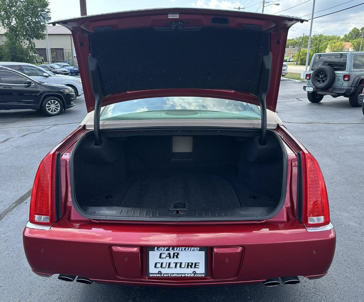 Used 2008 Cadillac DTS FWD image 34