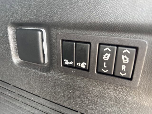 Used 2023 Chevrolet Suburban Premier AWD/4WD image 9