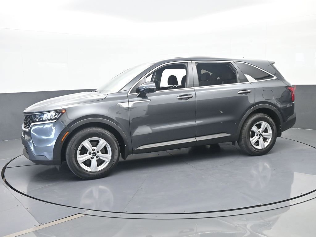 Used 2022 Kia Sorento LX FWD image 2