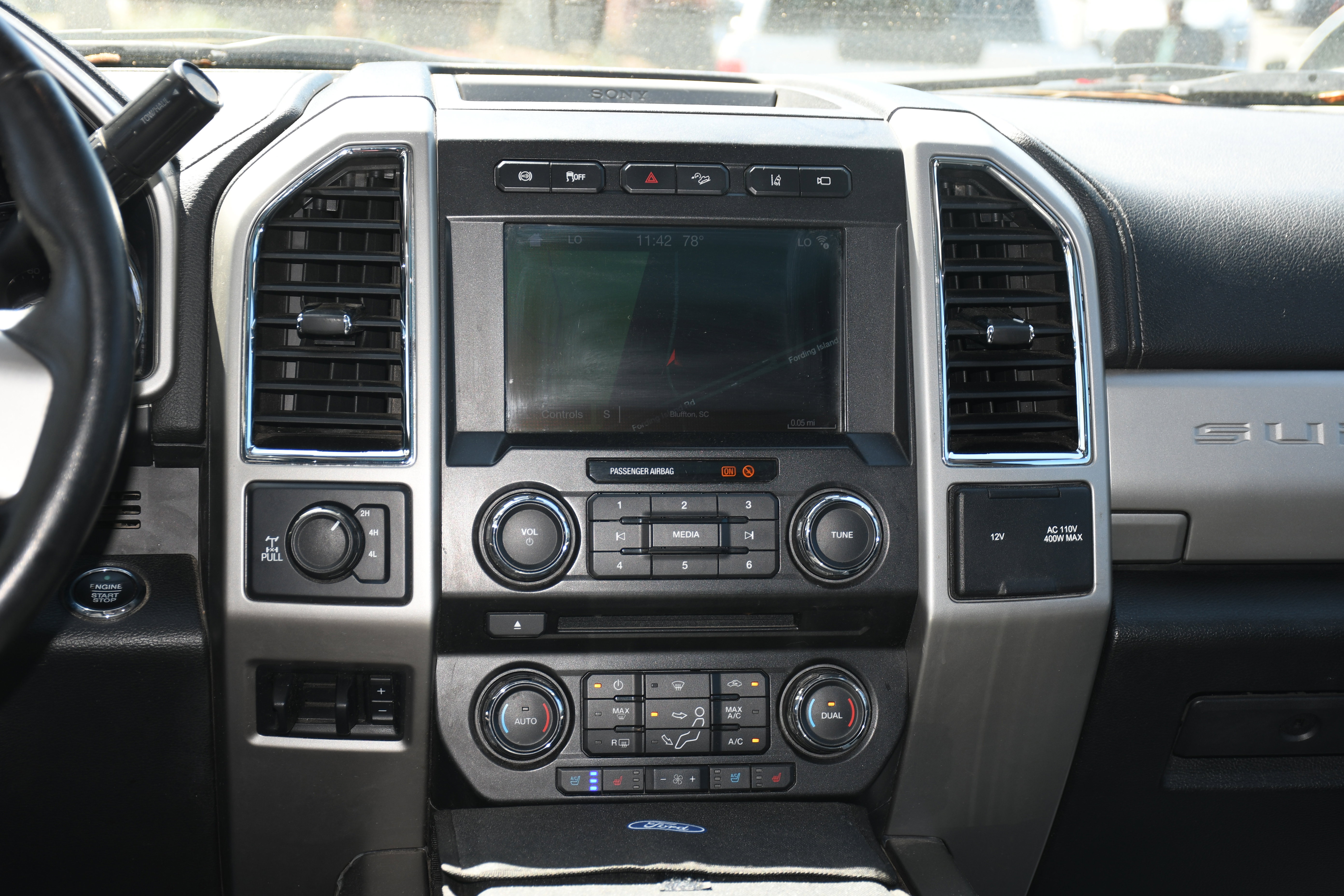 Used 2018 Ford F350 Lariat w/ Lariat Ultimate Package AWD/4WD image 18