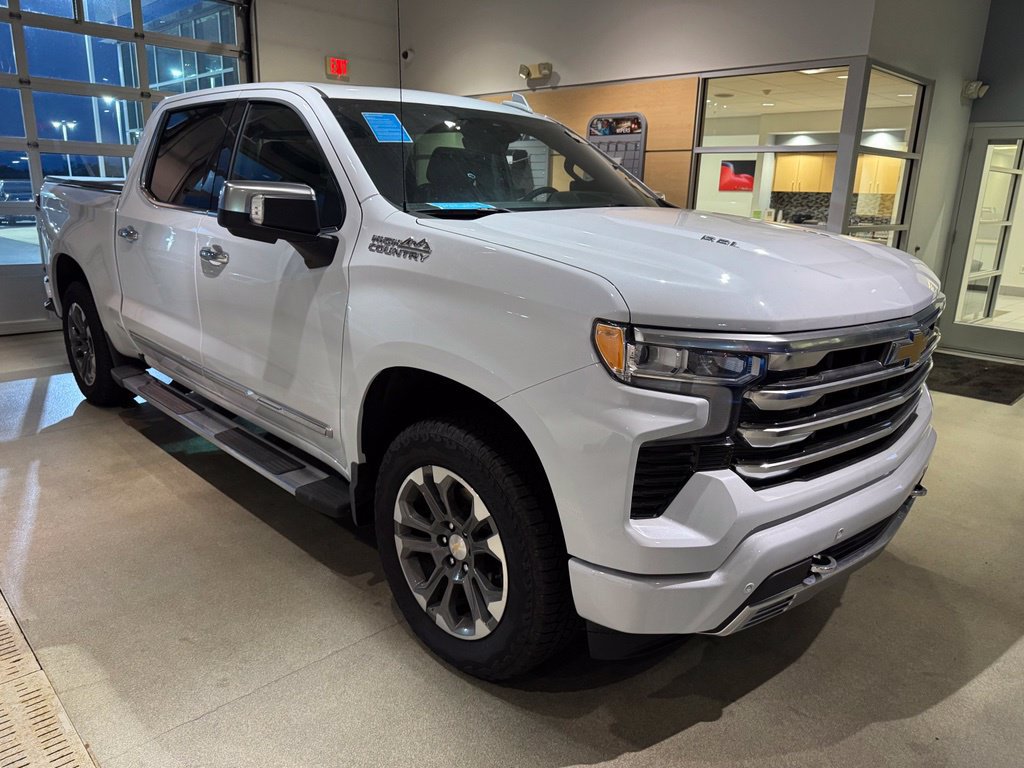 Used 2026 Chevrolet Silverado 1500 High Country w/ Technology Package AWD/4WD image 2